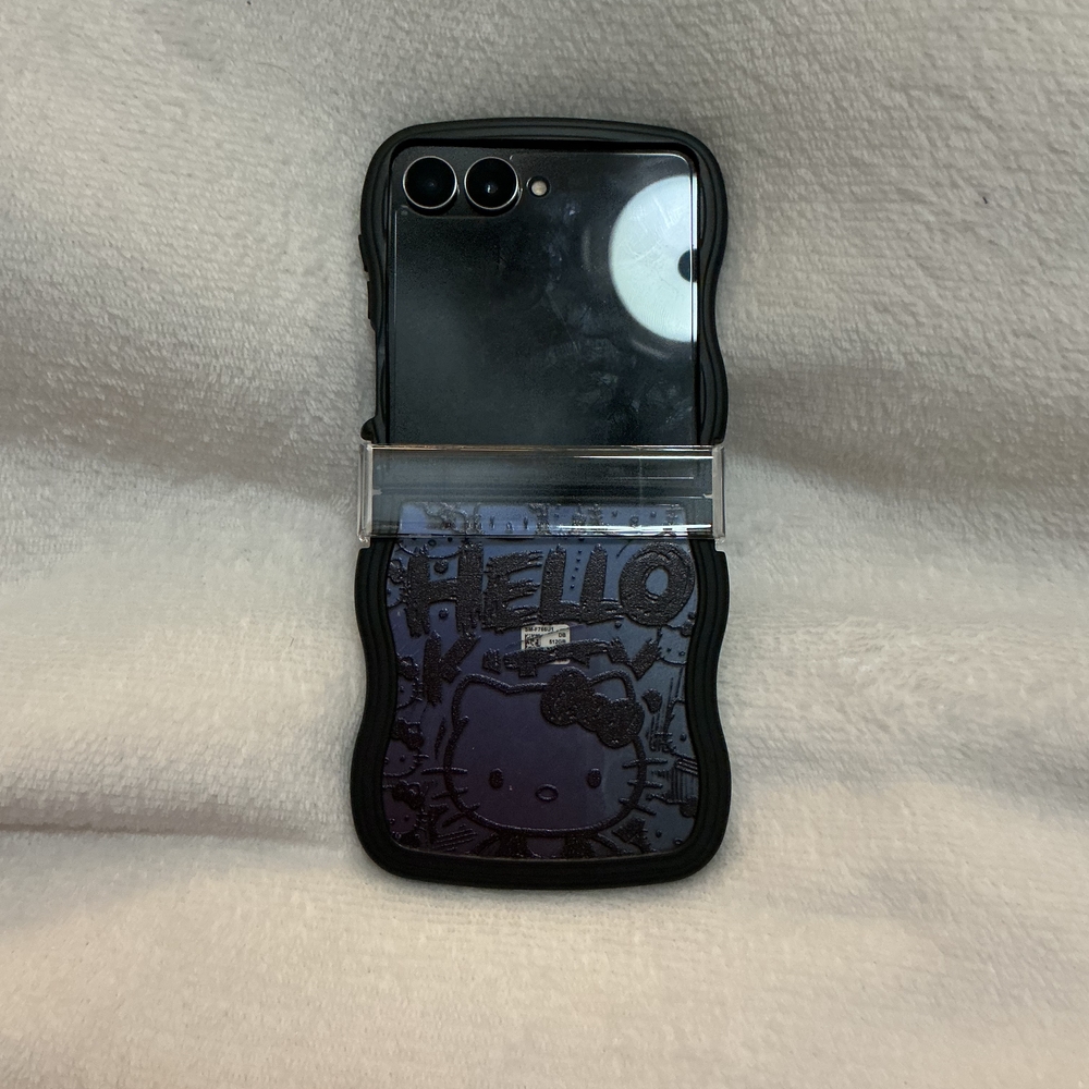 Galaxy Z Flip 7 Hello Kitty Phone Case - Black